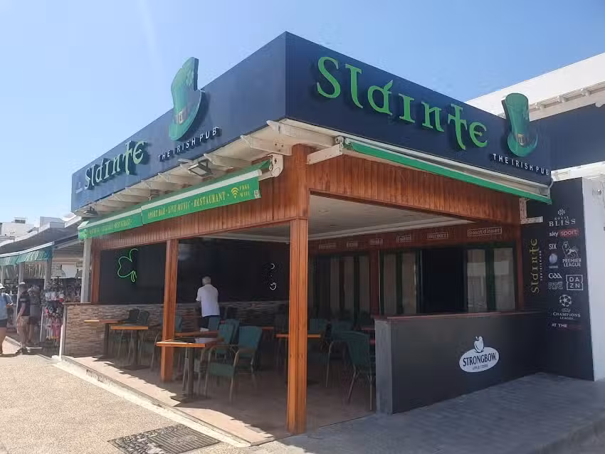 Sl&aacute;inte Bar| The Irish Pub, Playa Blanca