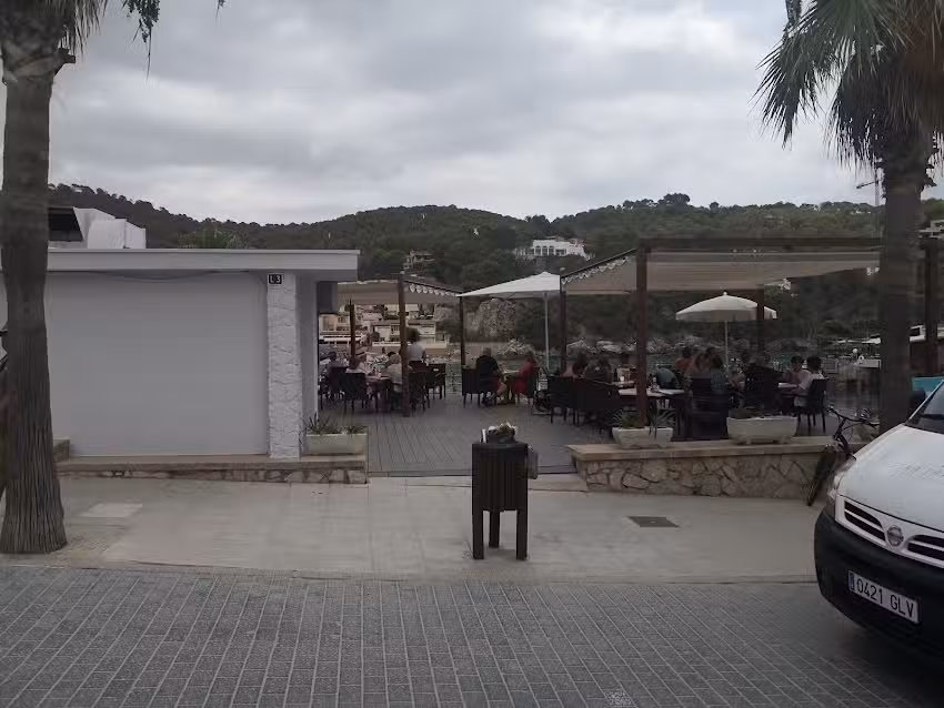 Snack bar
