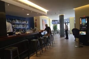 Sport bar Cafeter&iacute;a, Apuestas Deportivas, Local de Juego &ndash; Punt de Joc (Darwin)