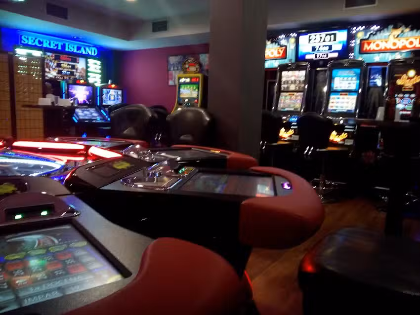 Sport bar, Cafeter&iacute;a, Apuestas Deportivas, Local de Juego &ndash; Punt de Joc (Es Castell)