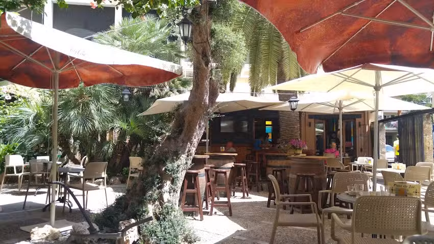 Sport bar Cafeter&iacute;a, Apuestas Deportivas, Local de Juego &ndash; Punt de Joc (Es Jard&iacute;)