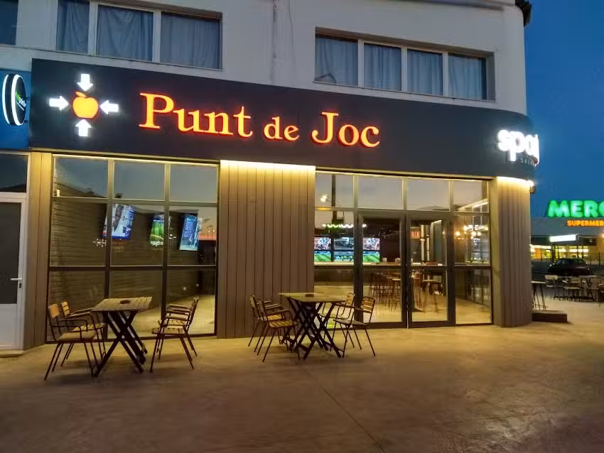 Sport bar, Cafeter&iacute;a, Apuestas Deportivas, Local de Juego &ndash; Punt de Joc (Pol&iacute;gono Ciutadella)