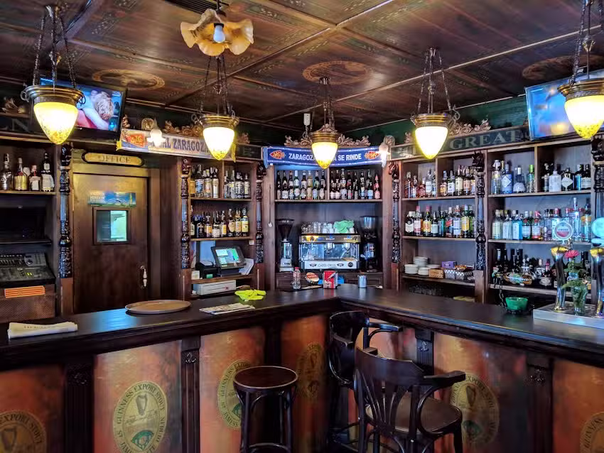 Sport Tavern Casetas