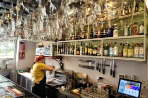 Straza Vinos Y Tapas