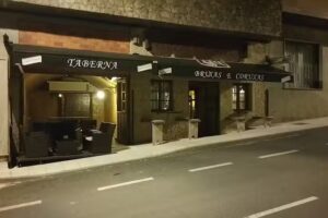 Taberna Bruxas e Coruxas