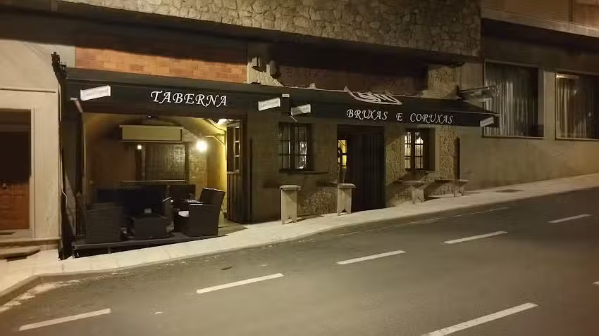 Taberna Bruxas e Coruxas