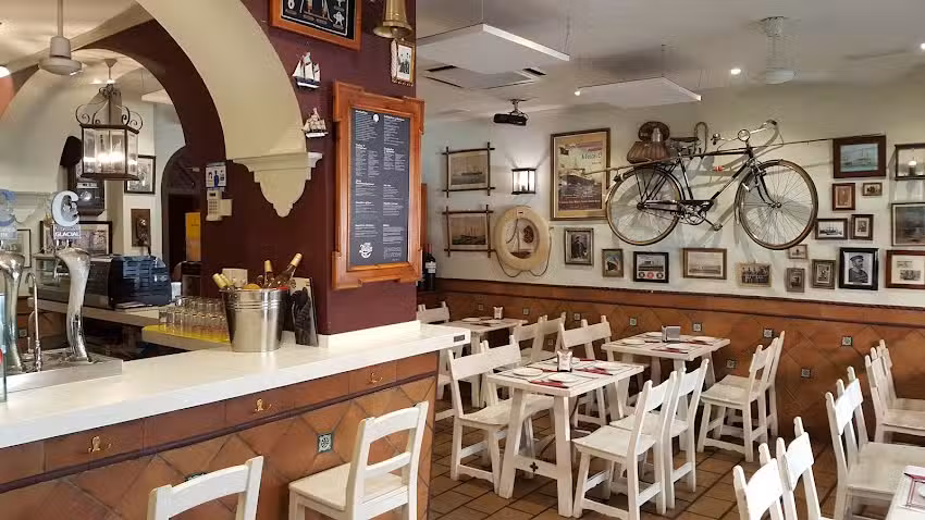 Taberna CASA TOLL&Iacute;N