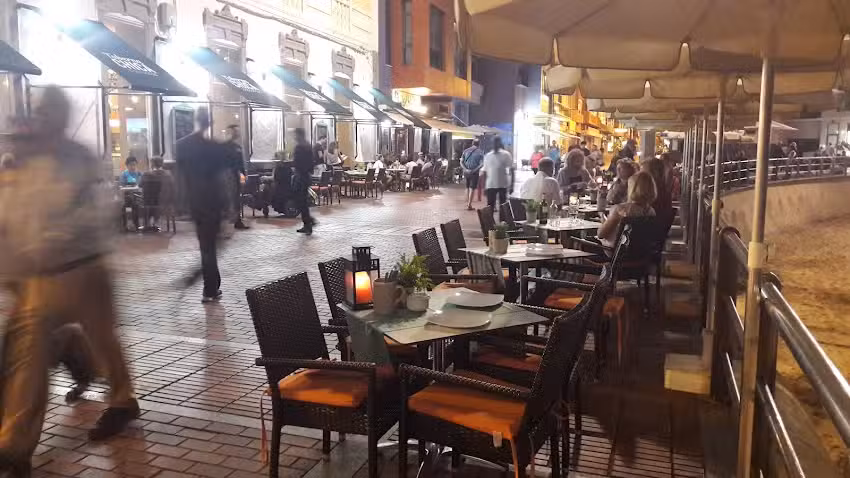 Taberna Chica. Playa De Las Canteras. Restaurante Las Palmas