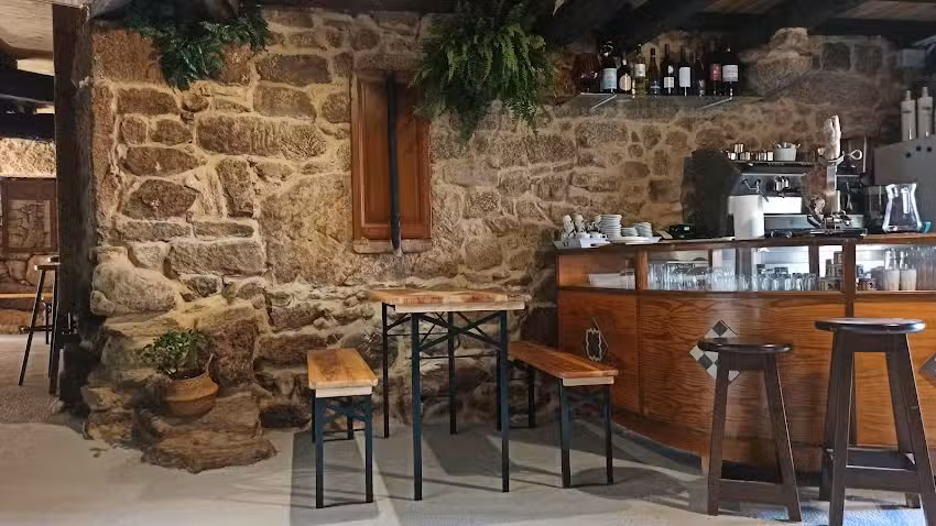 Taberna da Poza da ran, a de Min…ou a de Louro.