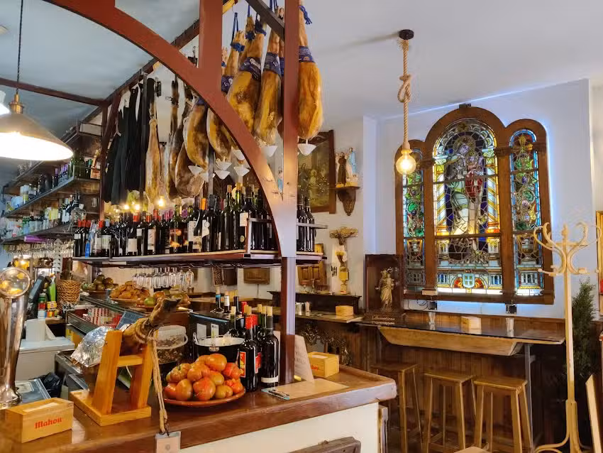Taberna El Santo-La Casa del Ochio