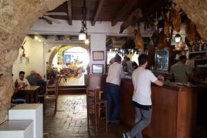 Taberna Galer&iacute;a la Bomba