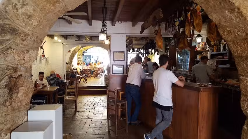 Taberna Galer&iacute;a la Bomba