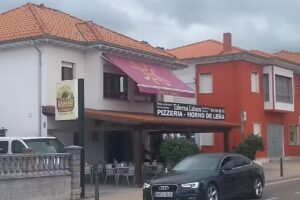 Taberna L&aacute;baru Pizzer&iacute;a-Horno de Le&ntilde;a
