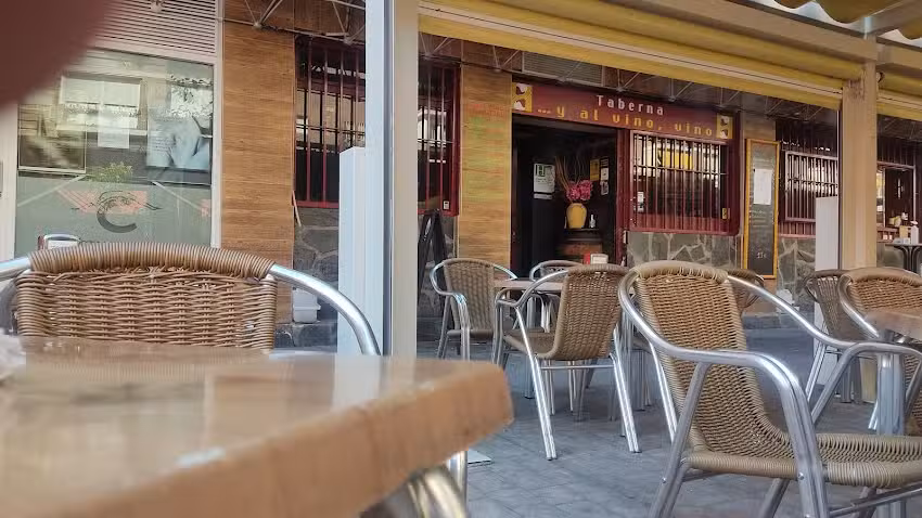 Taberna&hellip; y al vino, vino