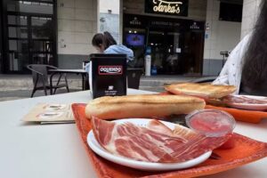 Tankas &ndash; La Boutique del Caf&eacute;