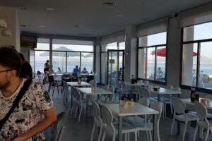 Taper&iacute;a A Chabola Illa de Arousa