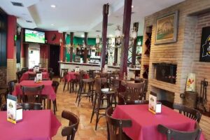 Taperia cami&ntilde;o da mina