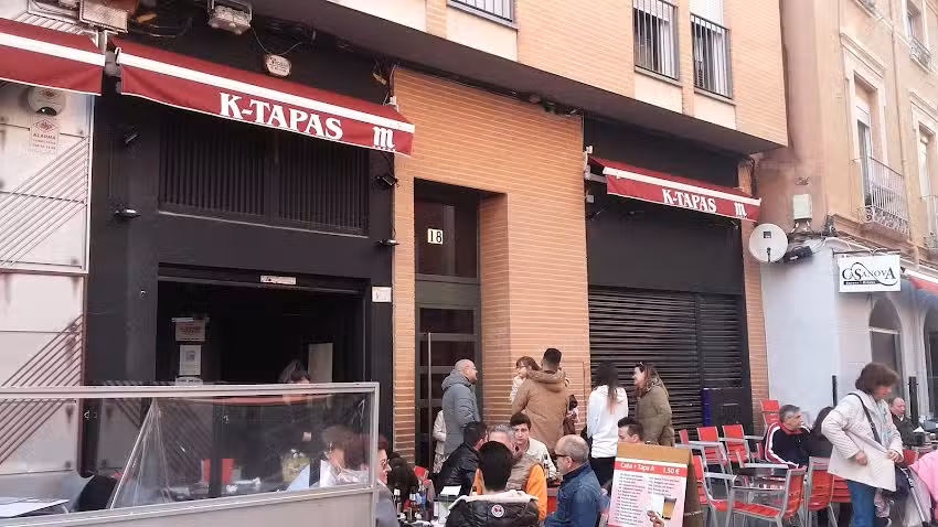 TAPER&Iacute;A CERVECER&Iacute;A KTAPAS! beer & burgers.