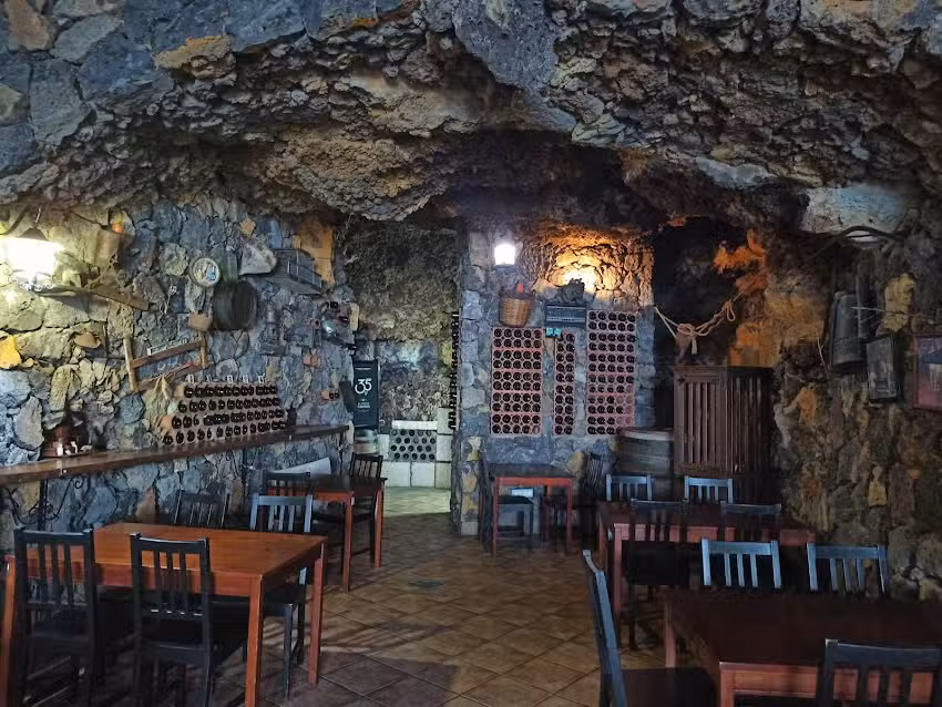 Tasca Cueva Medio Casco