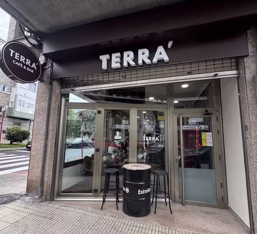TERRA&acute; CAF&Eacute; & BAR