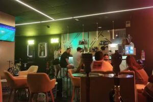 Teter&iacute;a Lounge CRYPTOSHISHA &ndash; Cocteler&iacute;a Premium en Barrio del Pilar