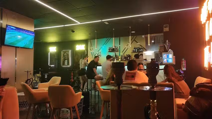 Teter&iacute;a Lounge CRYPTOSHISHA &ndash; Cocteler&iacute;a Premium en Barrio del Pilar