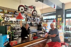 The Down Town Burger- cafeter&iacute;a Las Mestas