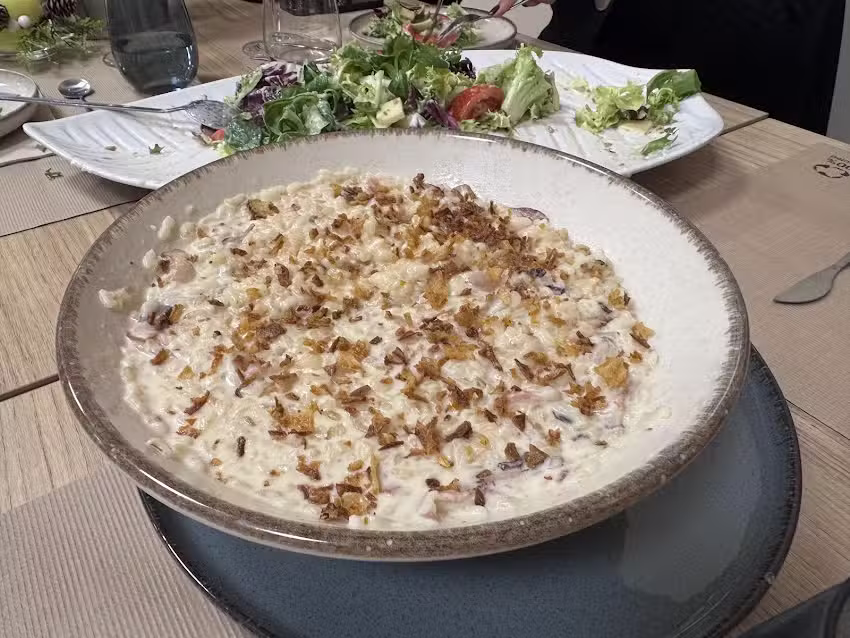 THE GARDEN GASTROBAR