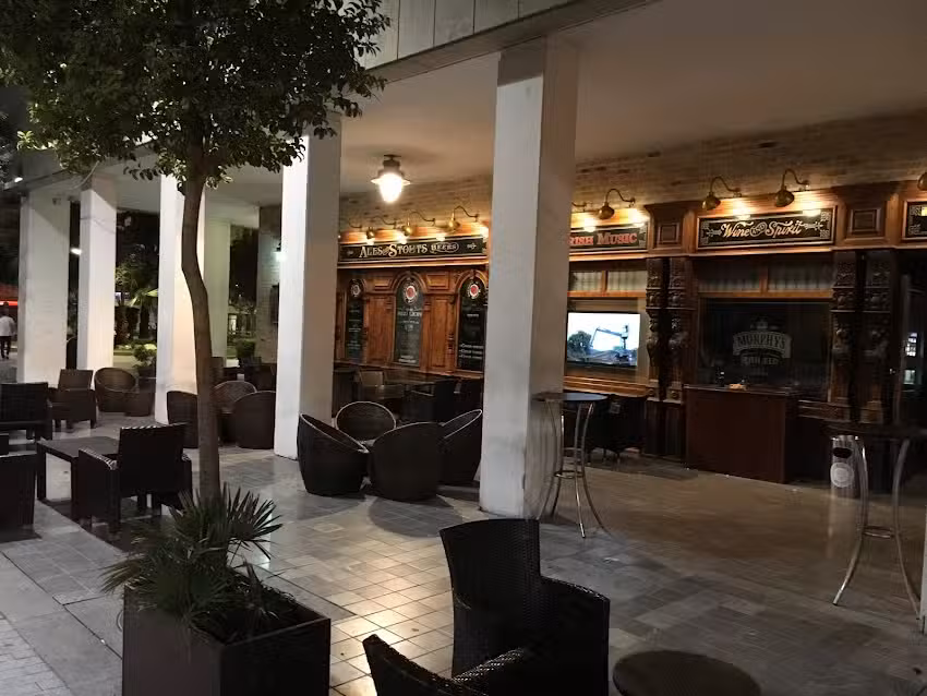 The Red Lion (Irish pub)