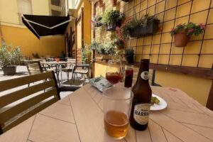 The River Bar Caf&eacute;