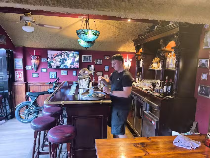 Three Sisters Pub