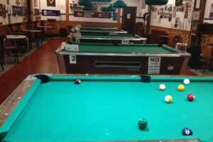 Tiempos Modernos Pool-Bar