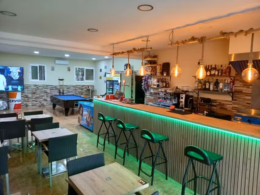 Tiki-Tapa Sports Bar