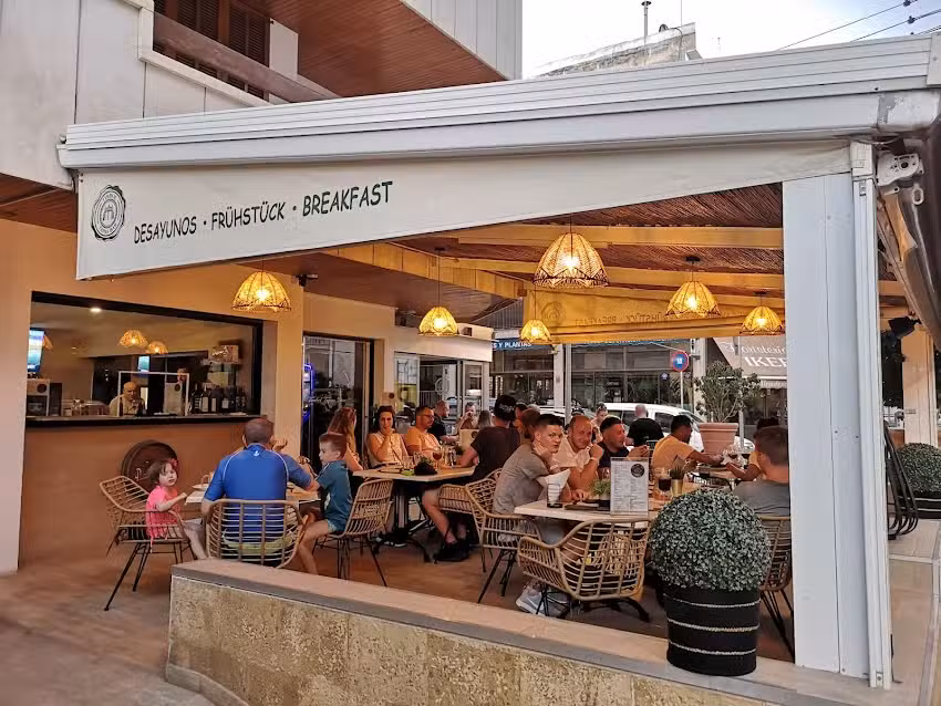 TIMBOL Tapas Bar Caf&eacute;