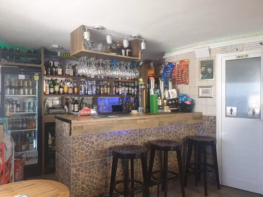 Tiny Bar