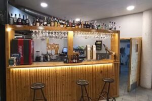 TO EAT RESTAURANTE BAR LATINO QUE HOY ES UN DIA HERMOSO