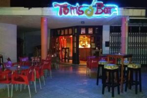 Tom&acute;s Bar