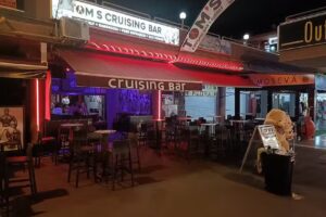 Tom&rsquo;s Cruising bar