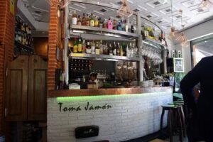 Toma Jam&oacute;n Tabernas Espa&ntilde;olas