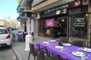 To&ntilde;in El Torero Local