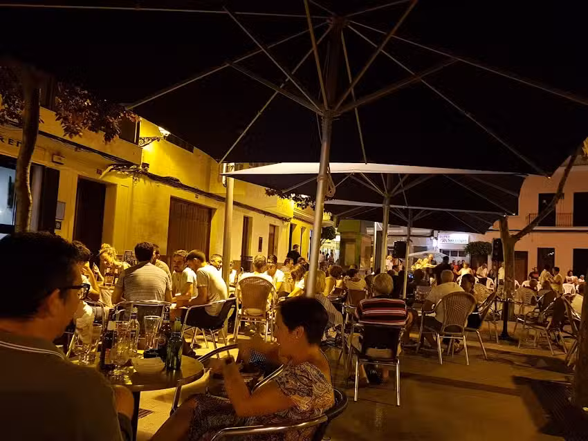 TRANSPARENT CAFE BAR