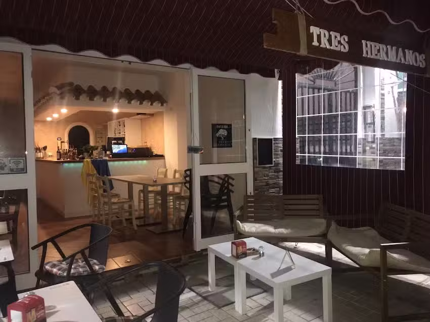 Tres Hermanos