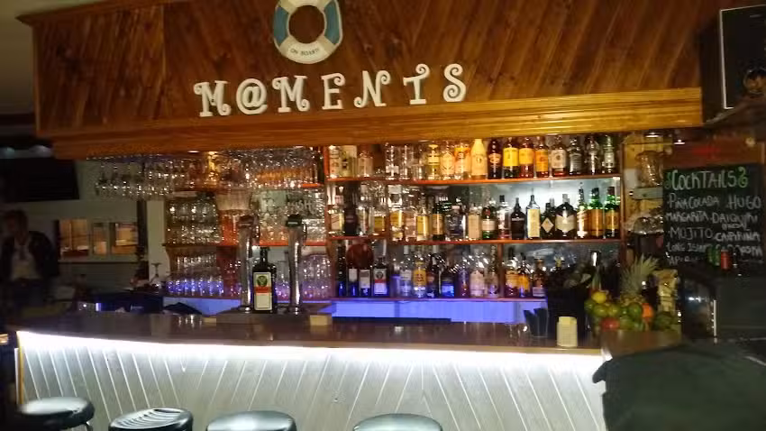 Tropical Cocktails Bar