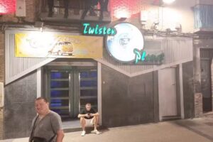 twister planet disco bar