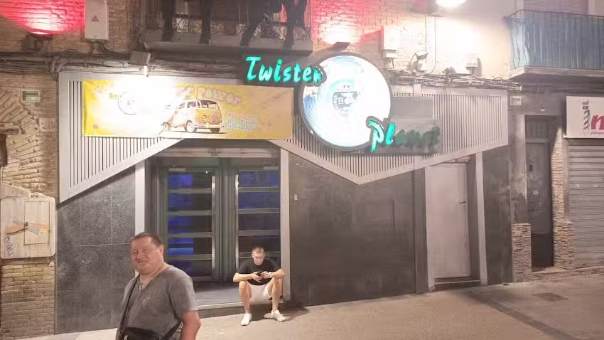 twister planet disco bar