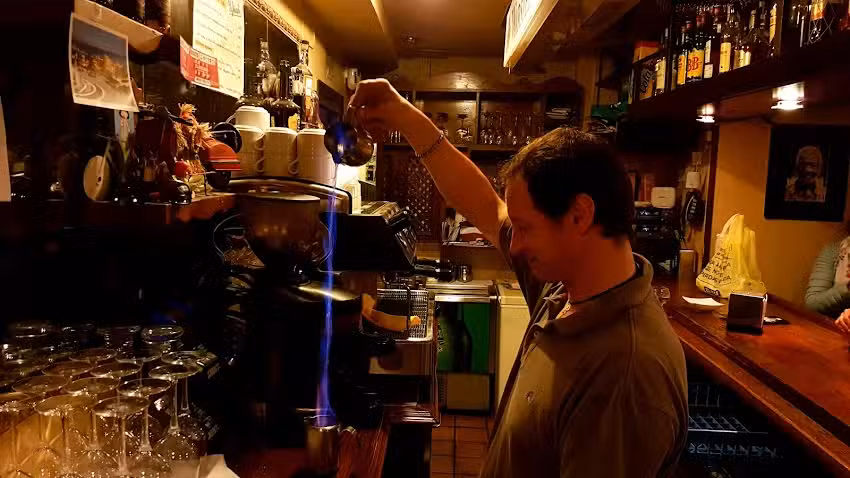 Upabi. Caf&eacute; &ndash; Bar