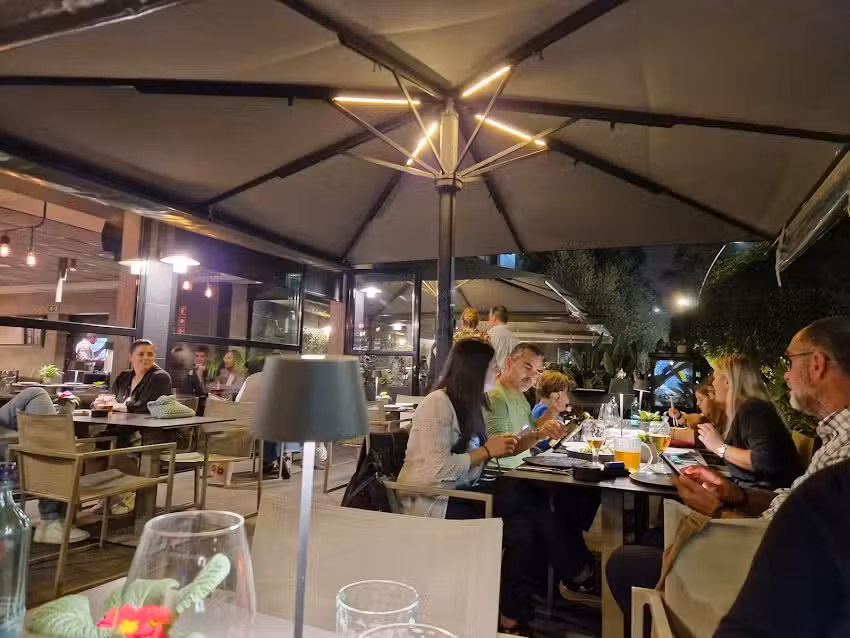 Upper Lounge Bar &ndash; Restaurante Sarri&agrave;