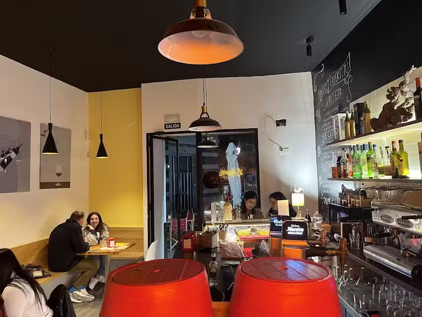 Vermuter&iacute;a L&acute;Aperitiu