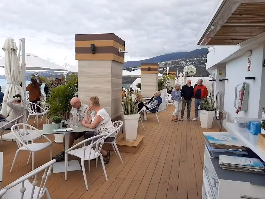 V&eacute;rtigo Pool Club & Lounge