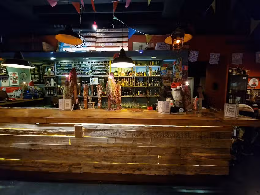 Viejo Vagabundo Cervecer&iacute;a & Vermuter&iacute;a